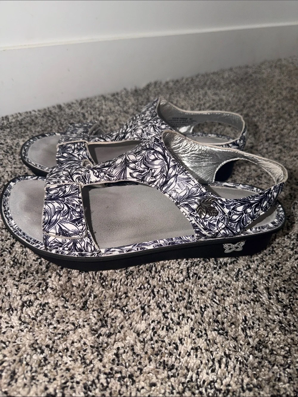 Alegria Kendra Black and White Floral Vineland Sandals Women’s Size 40